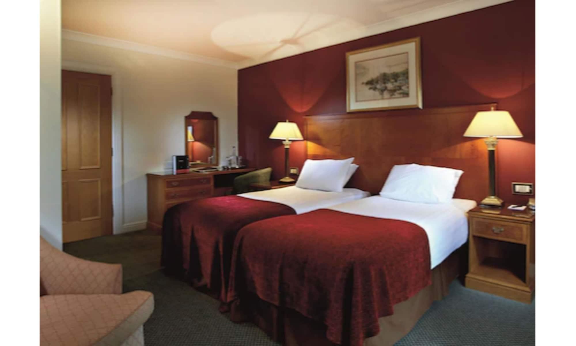 Macdonald Elmers Court Hotel Lymington Eksteriør billede