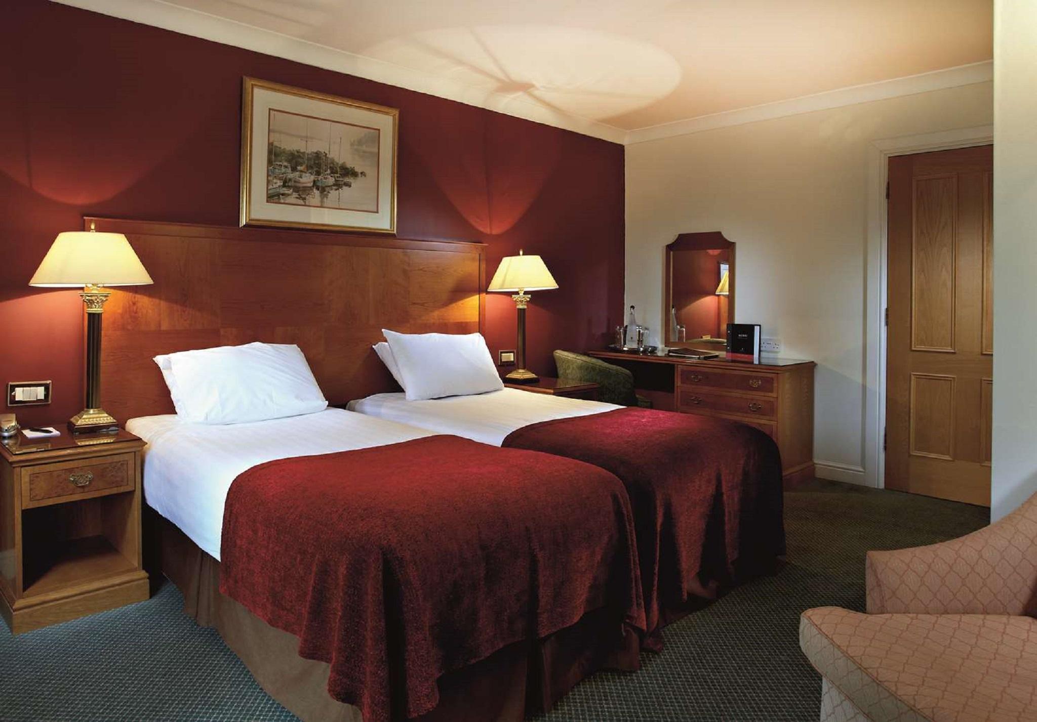 Macdonald Elmers Court Hotel Lymington Eksteriør billede