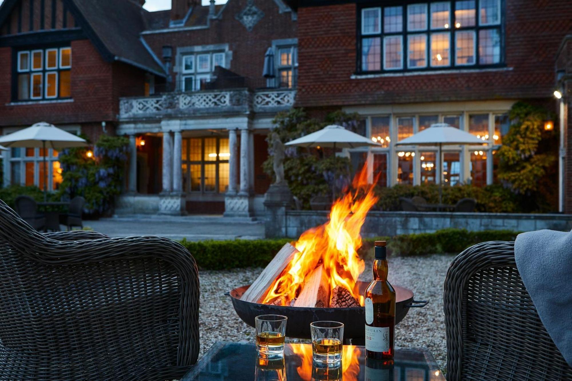 Macdonald Elmers Court Hotel Lymington Eksteriør billede