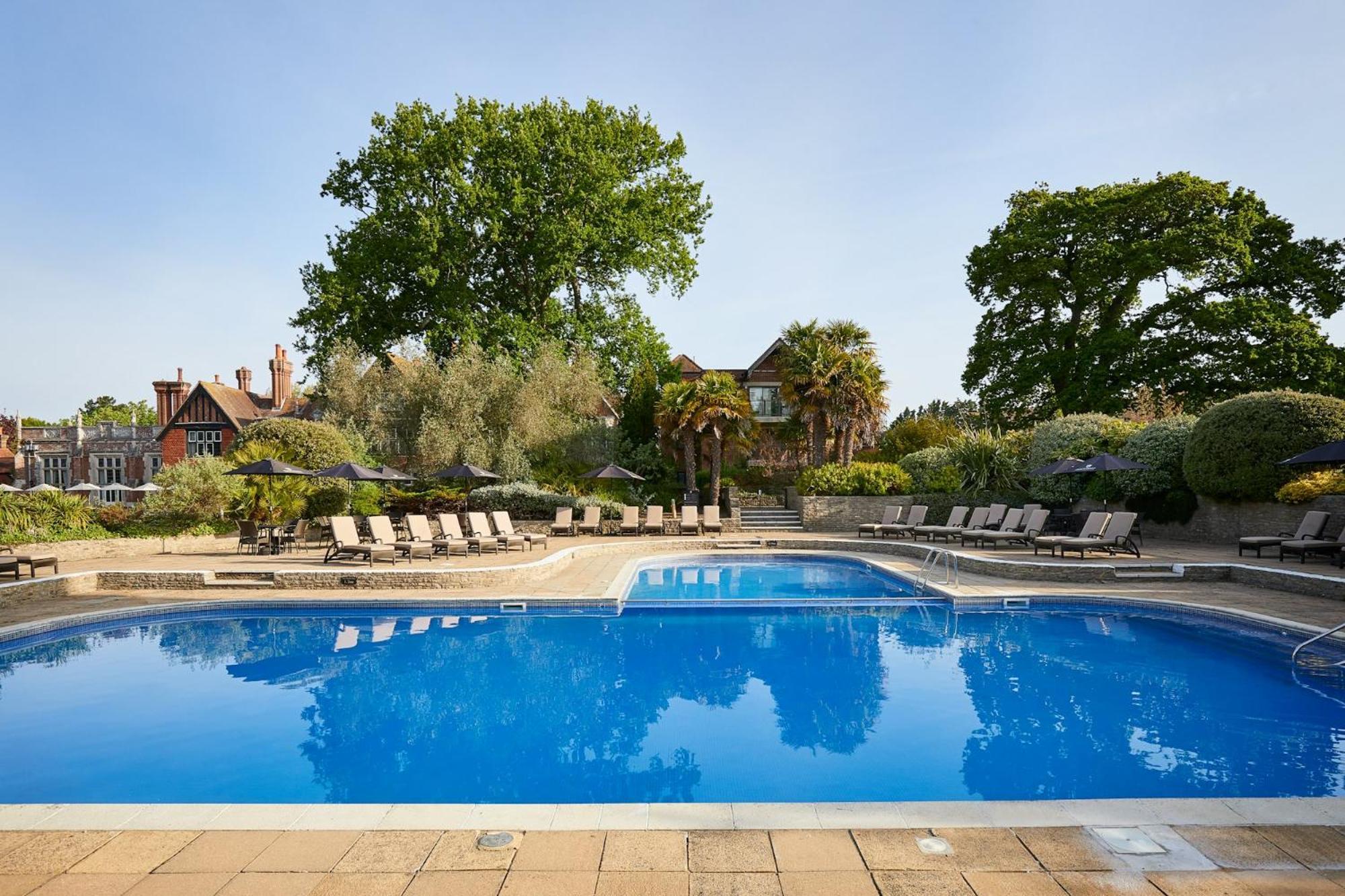 Macdonald Elmers Court Hotel Lymington Eksteriør billede